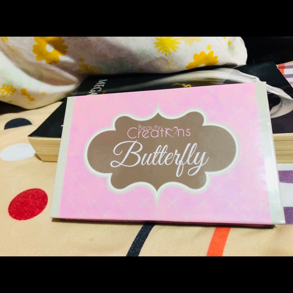 BEAUTY CREATIONS Butterfly Eyeshadow Palette